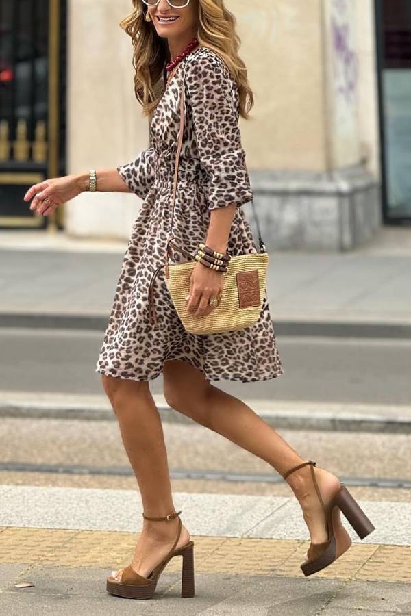 Effortlessly Elegant Dress with a Timeless Design