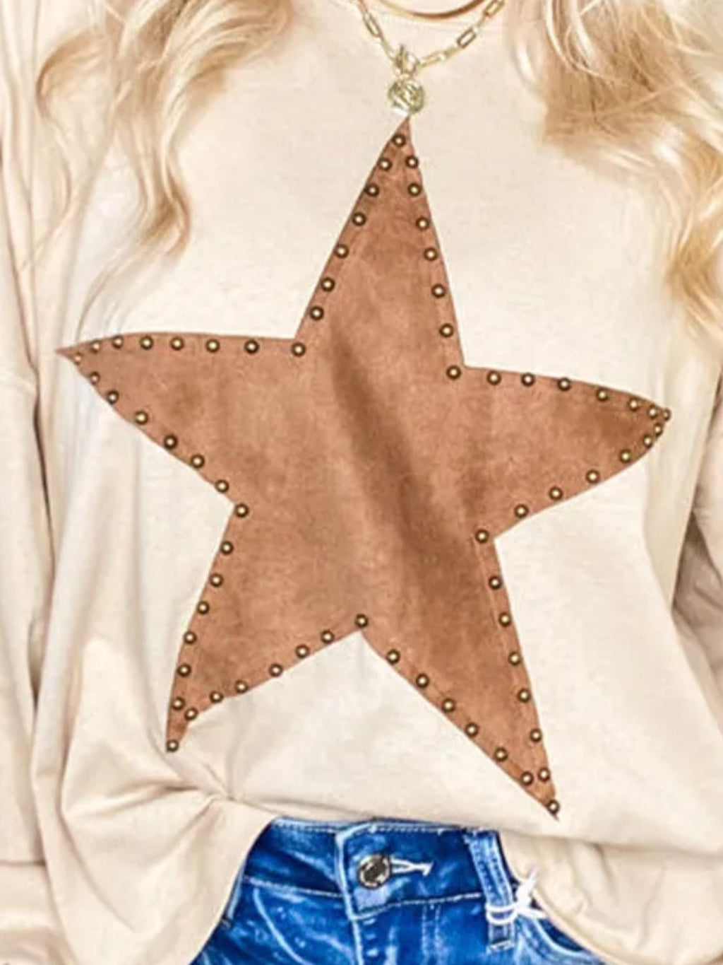 Sophisticated Blouse with a Clean Classic Look