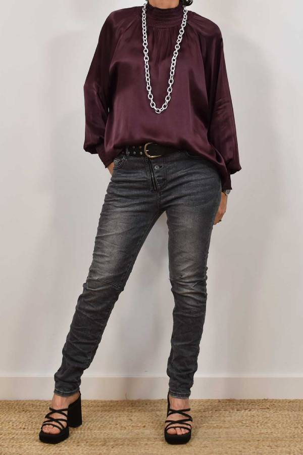 Polished Blouse with an Effortless Classic Look