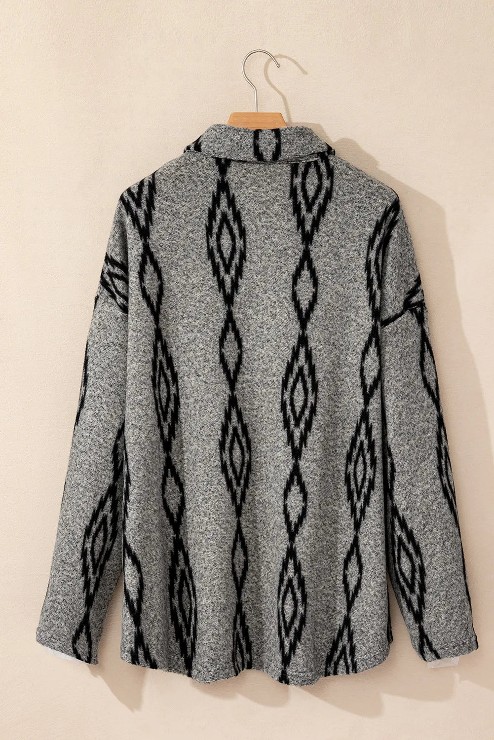Effortlessly Elegant Jacket with a Timeless Design