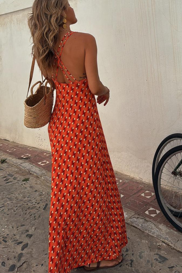 Gracefully Styled Dress for Any Occasion