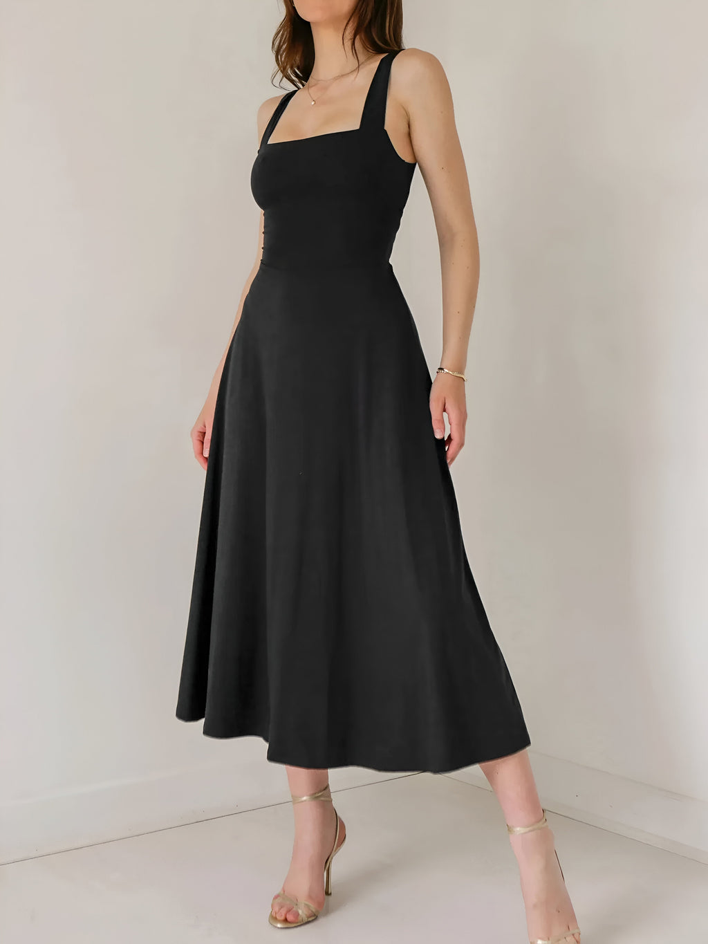 Polished Dress with an Effortless Classic Look