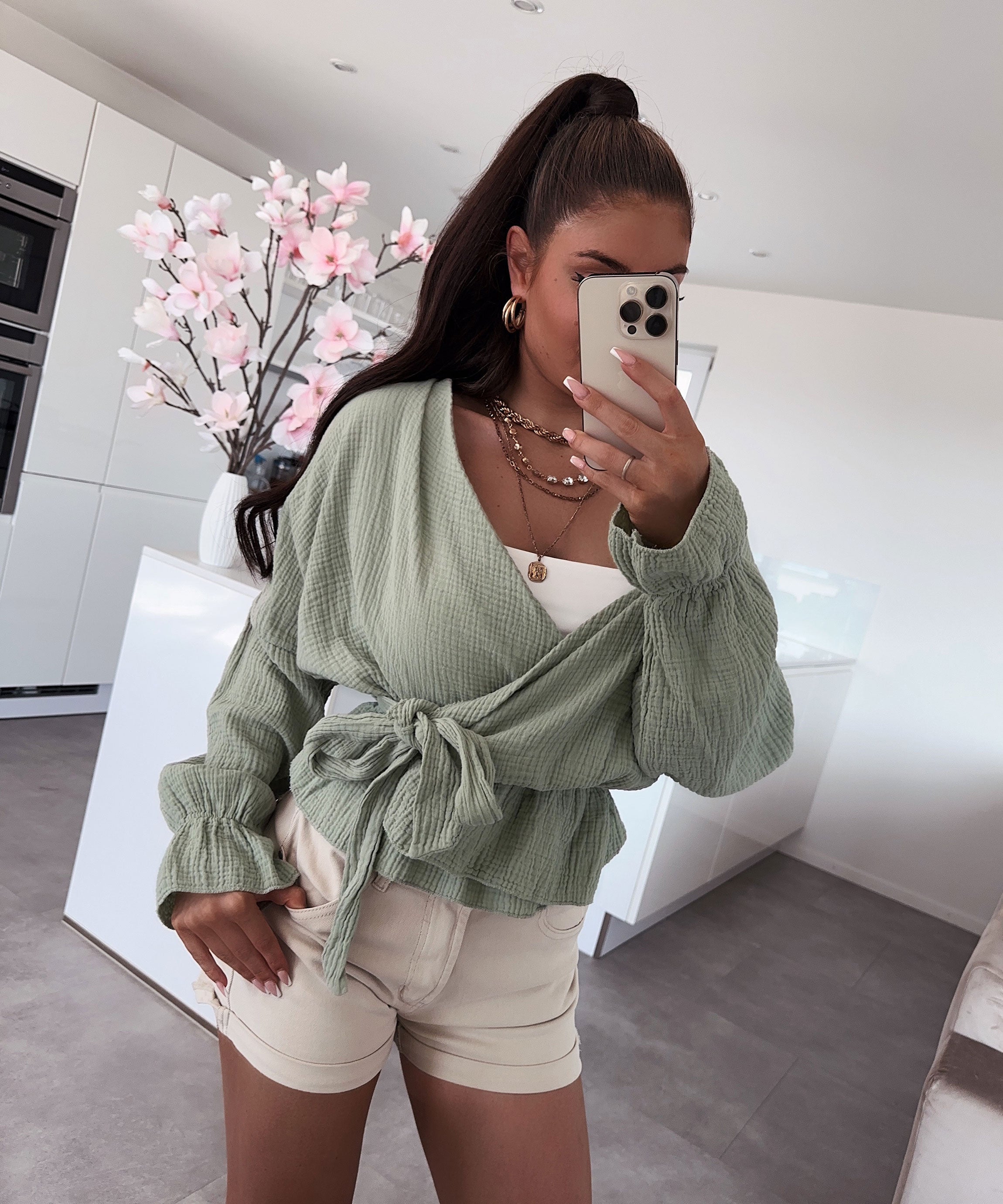 Polished Blouse with an Effortless Classic Look