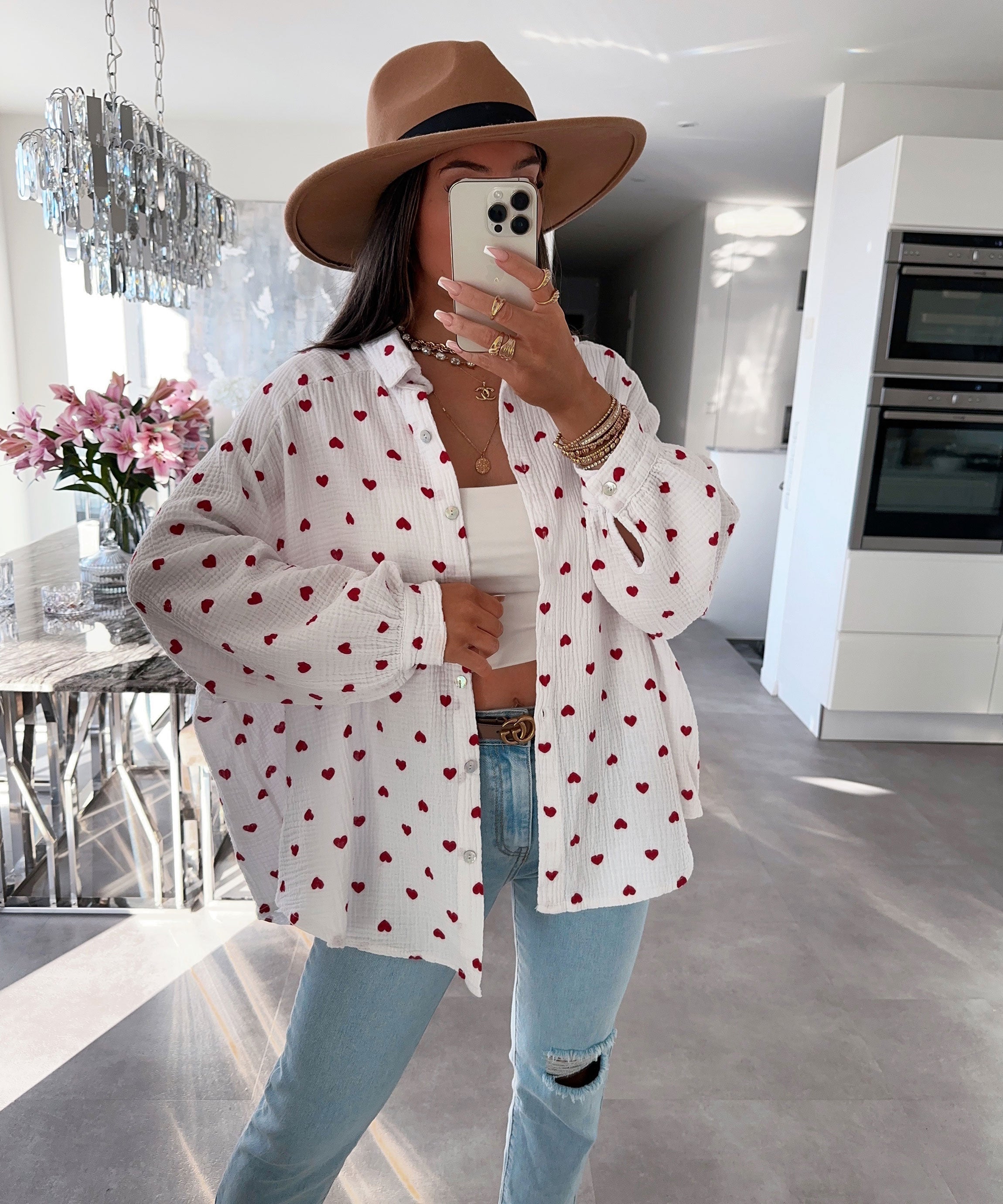 Well Tailored Blouse with a Graceful Silhouette