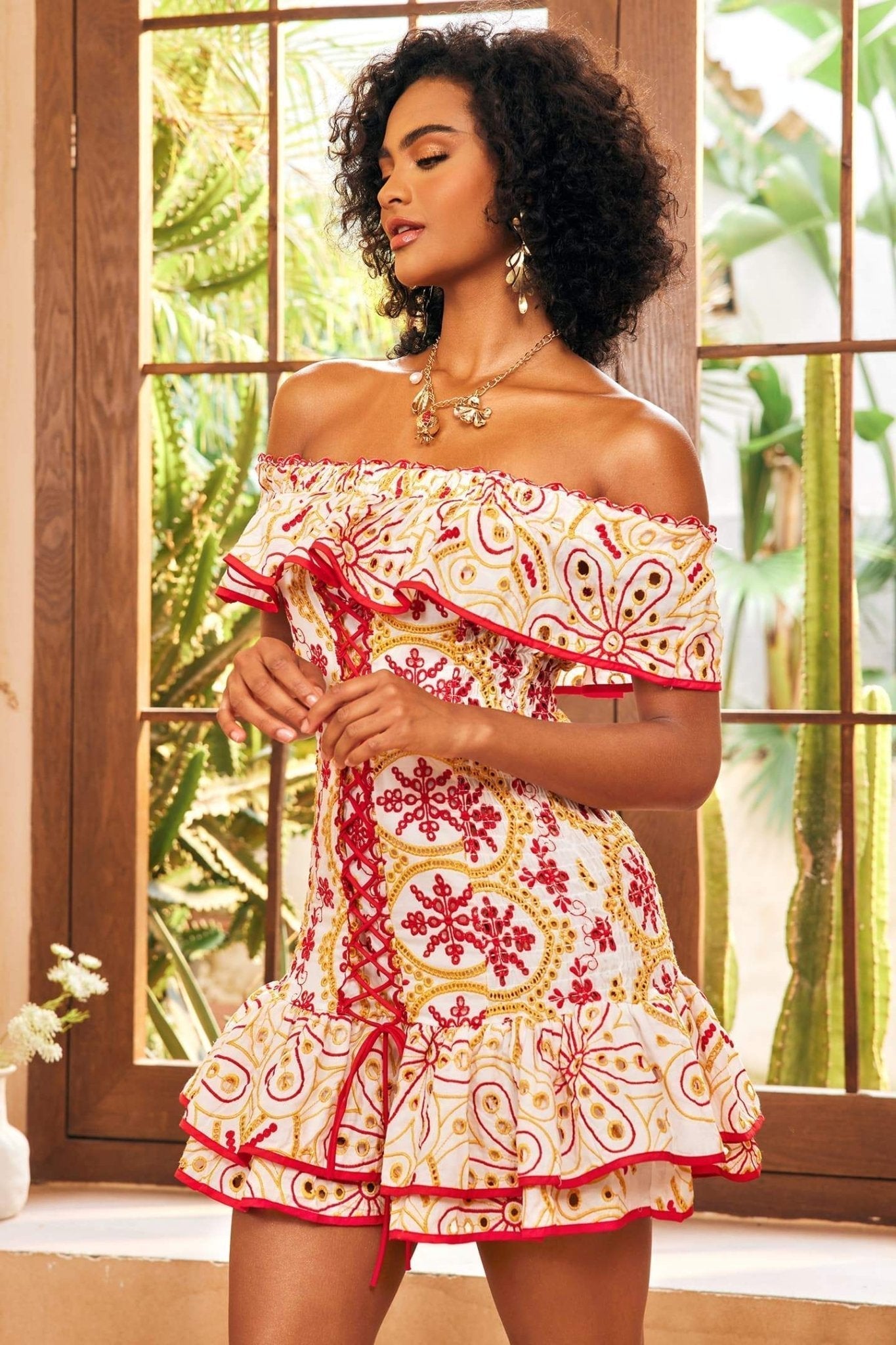 Well Tailored Dress with a Graceful Silhouette