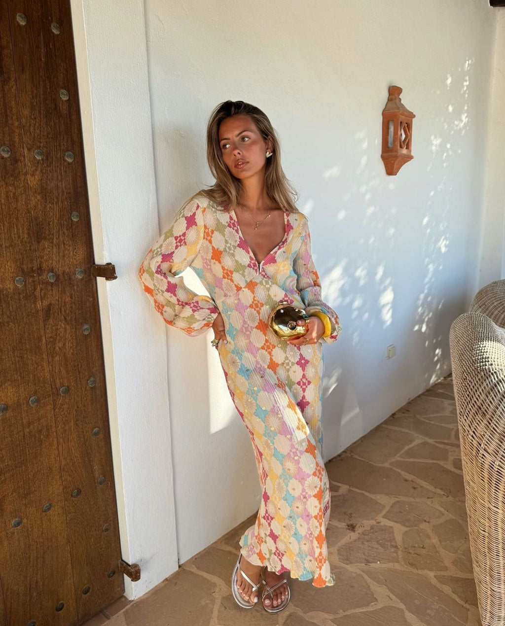 Beautifully Finished Dress in a Timeless Design
