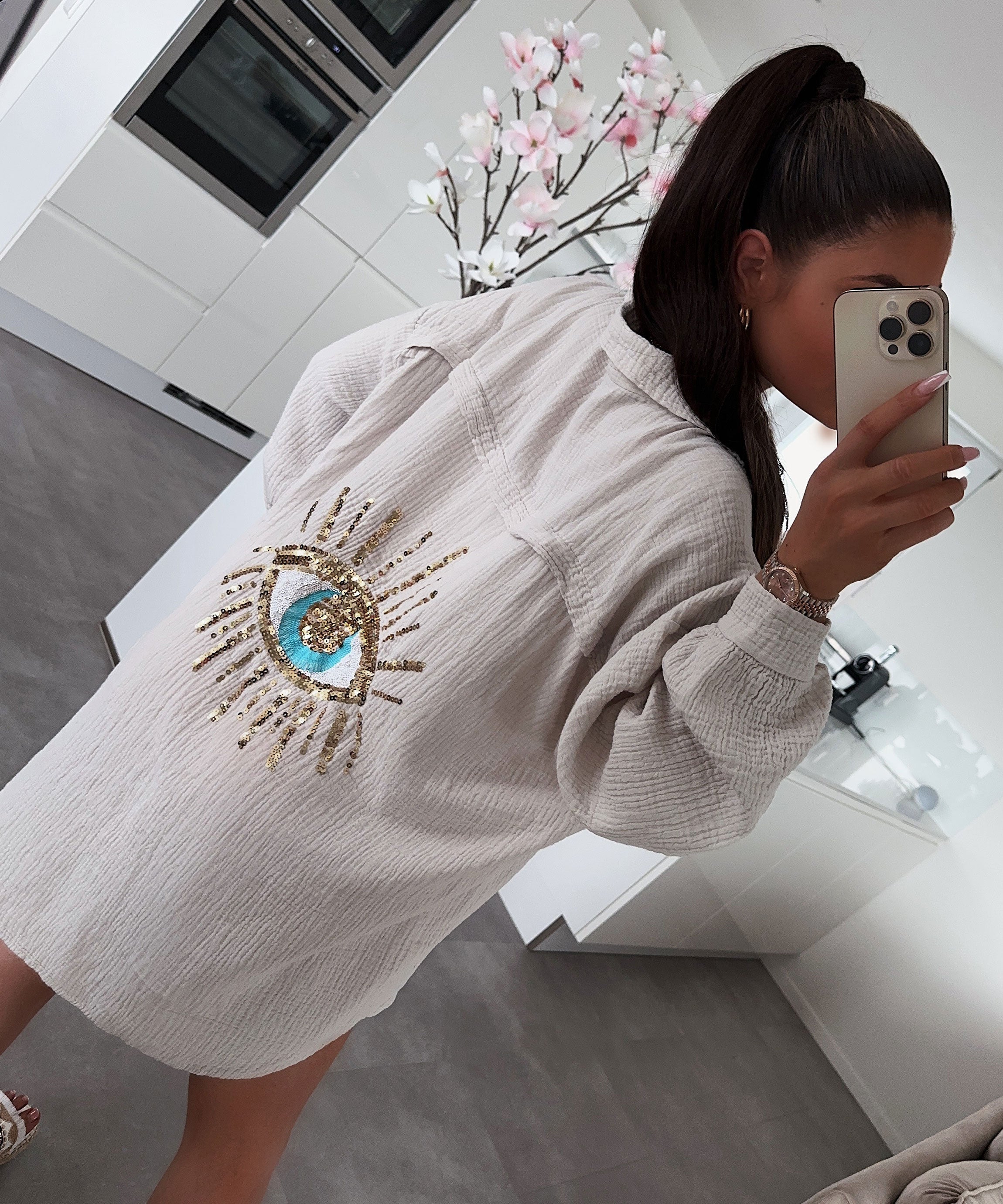 Classic Vintage & Enduringly Stylish Blouse