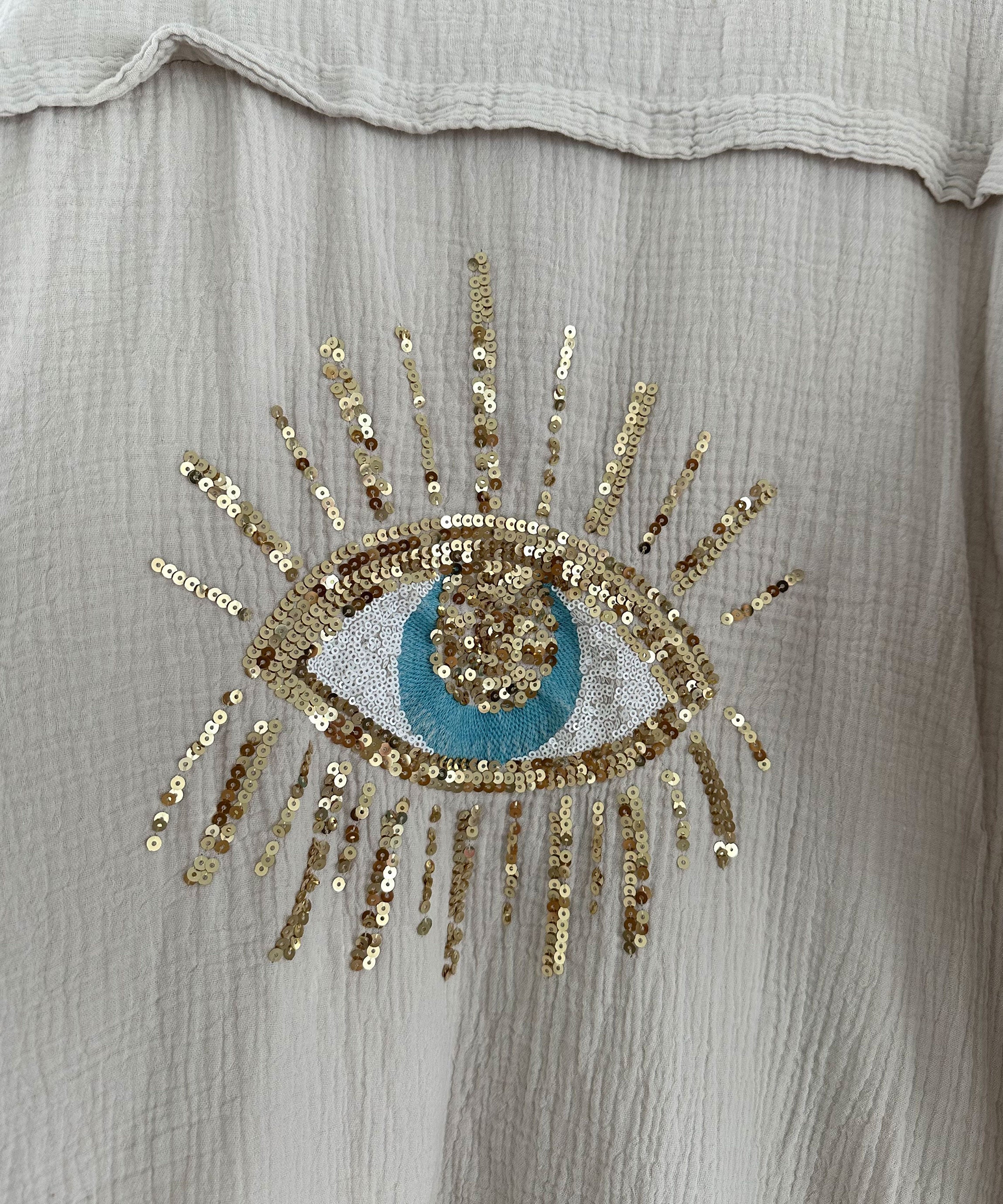 Classic Vintage & Enduringly Stylish Blouse