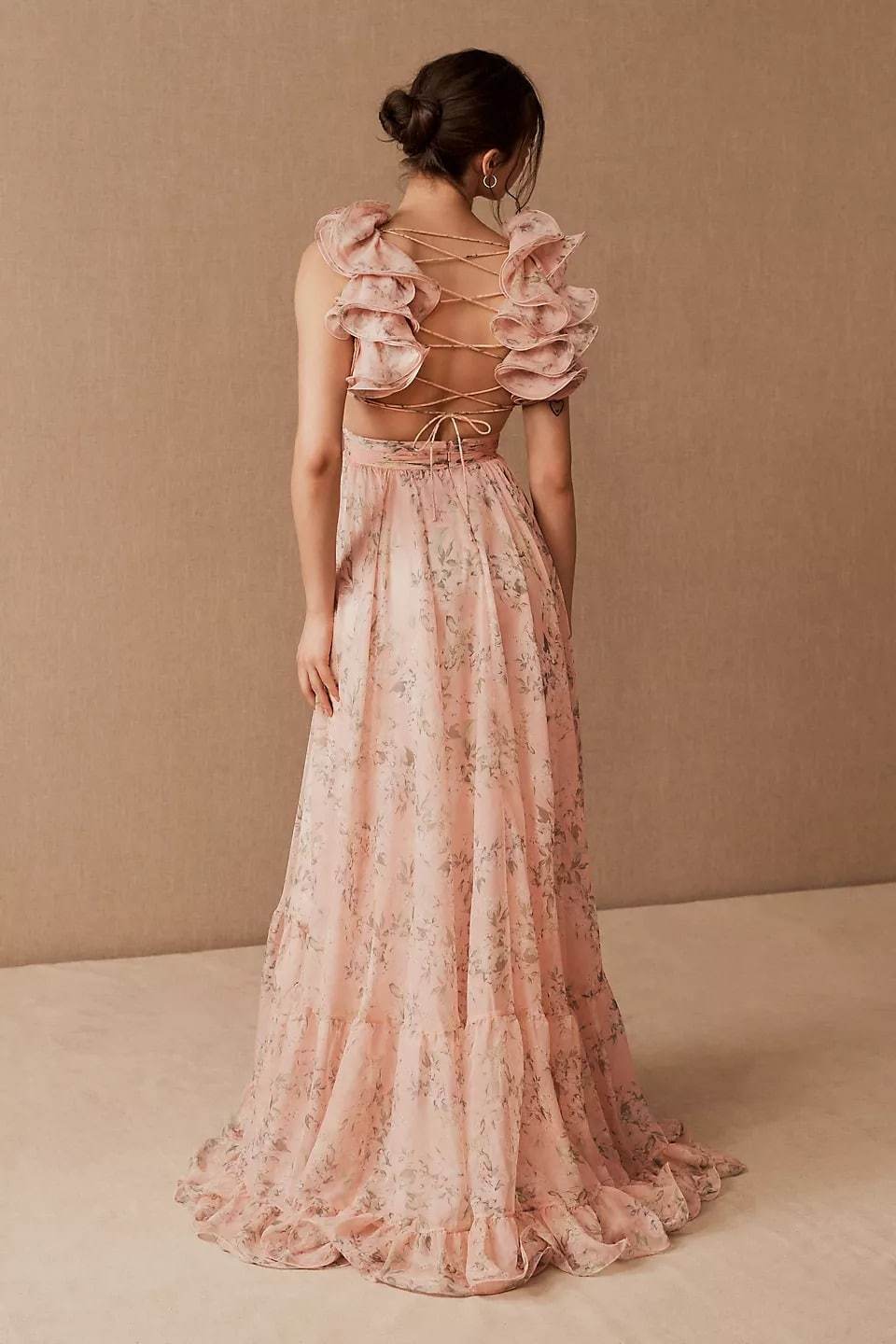 Gracefully Styled Dress for Any Occasion
