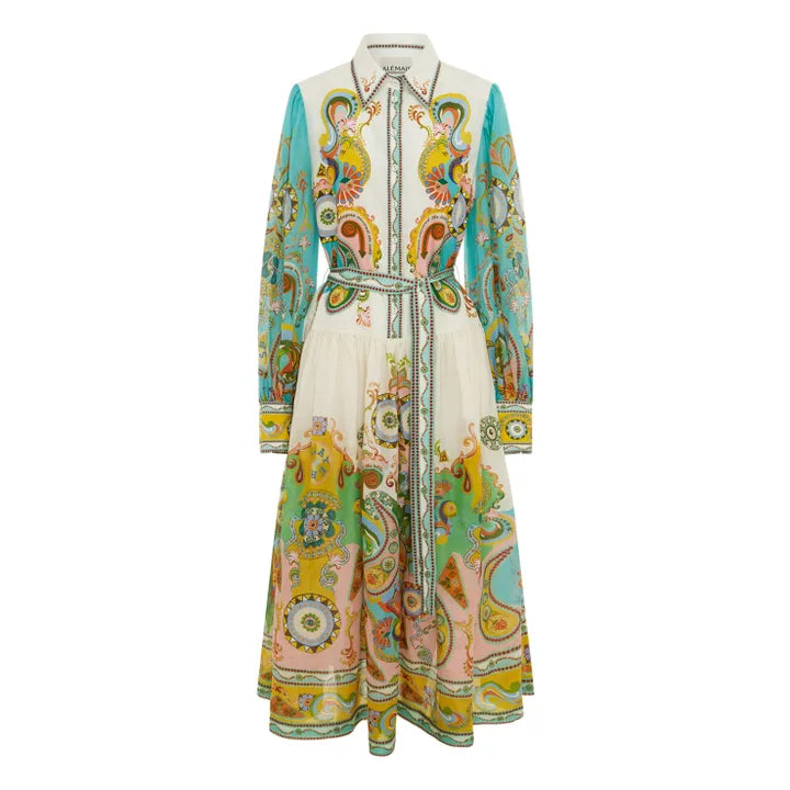 Gracefully Styled Dress for Any Occasion