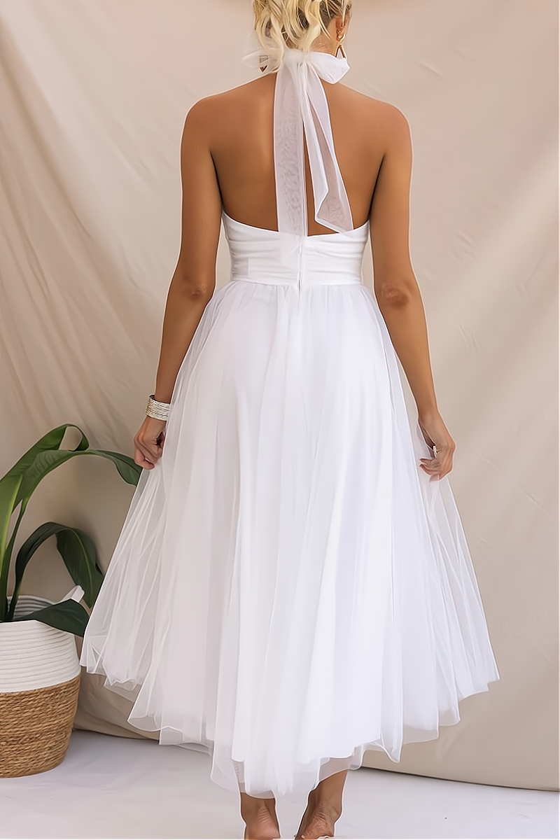 Well Tailored Dress with a Graceful Silhouette