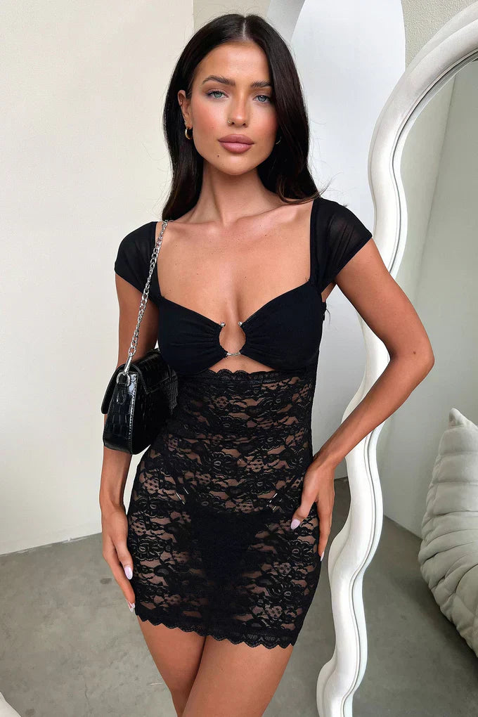 Gracefully Styled Dress for Any Occasion