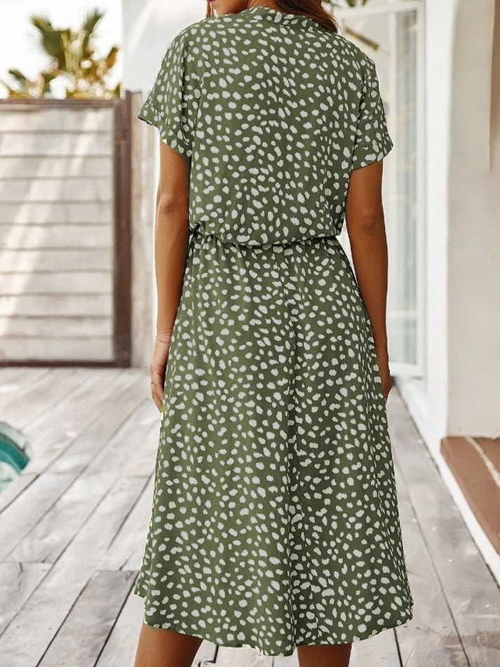 Well Tailored Dress with a Graceful Silhouette