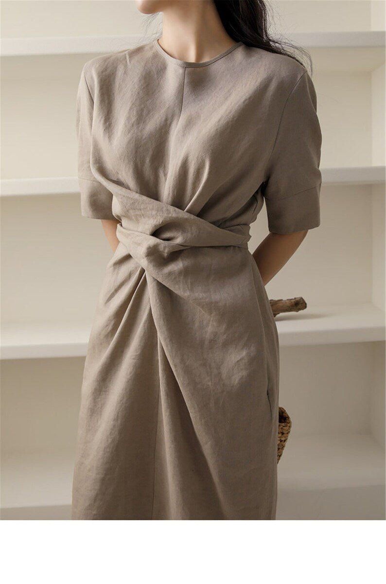 Effortlessly Elegant Dress with a Timeless Design