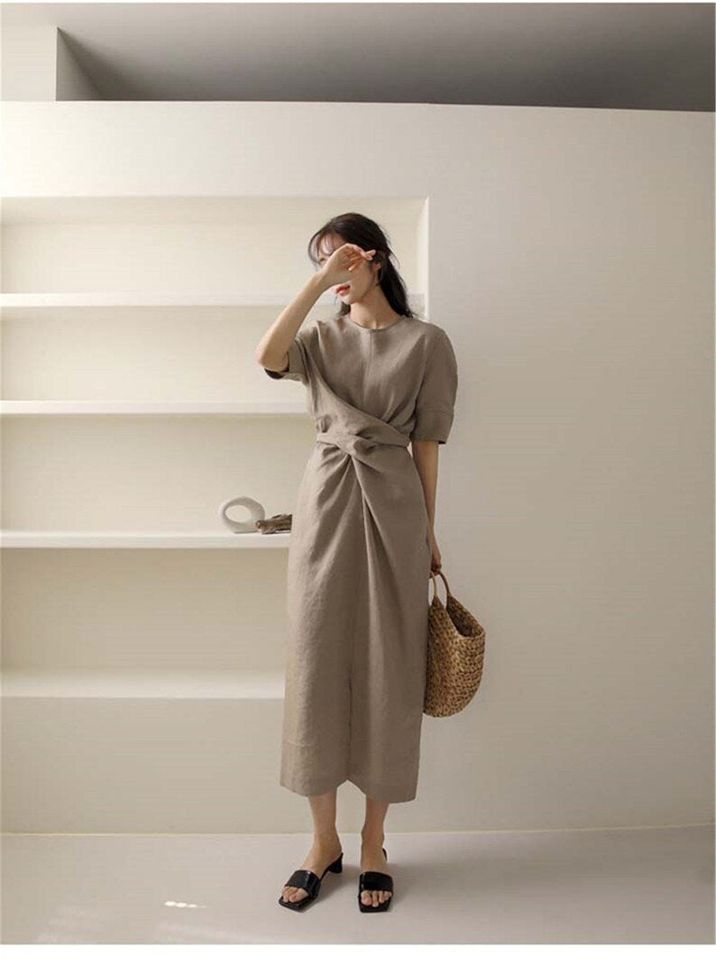 Effortlessly Elegant Dress with a Timeless Design