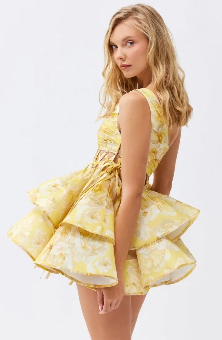 Beautifully Crafted Dress in a Classic Style
