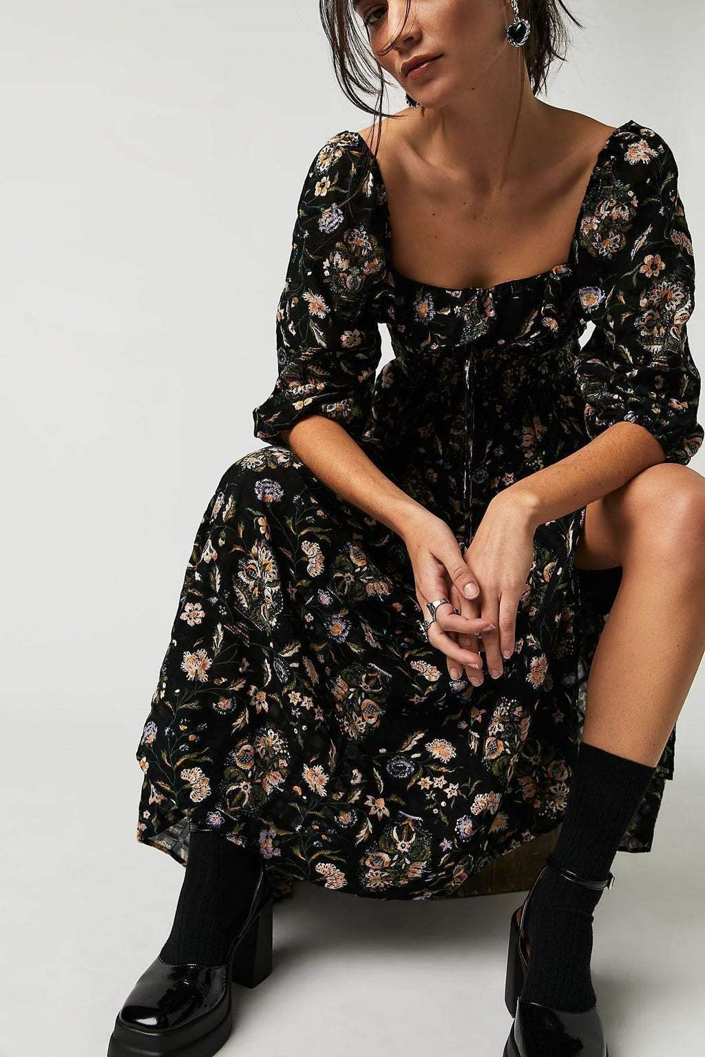Beautifully Finished Dress in a Timeless Design