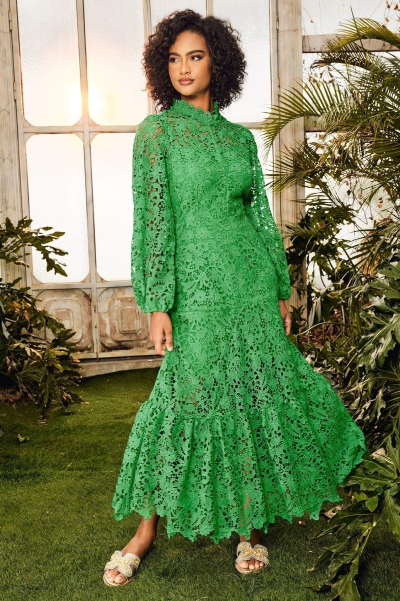 Beautifully Crafted Dress in a Classic Style