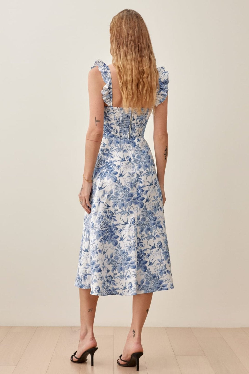 Sophisticated Dress with a Clean Classic Look