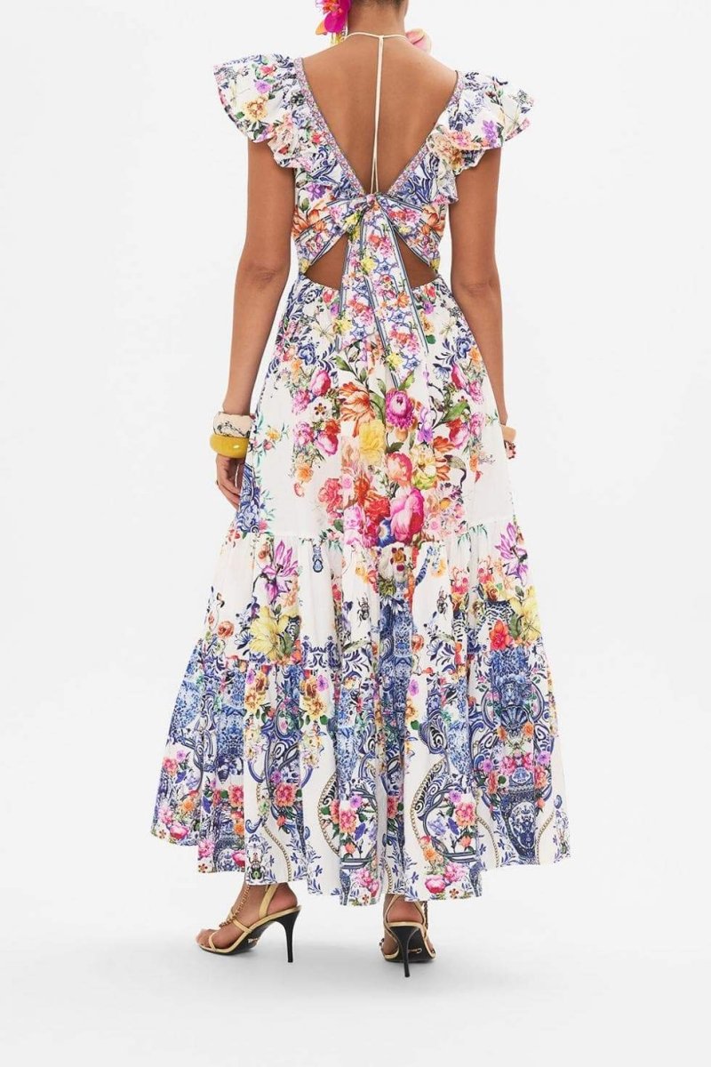 Effortlessly Elegant Dress with a Timeless Design