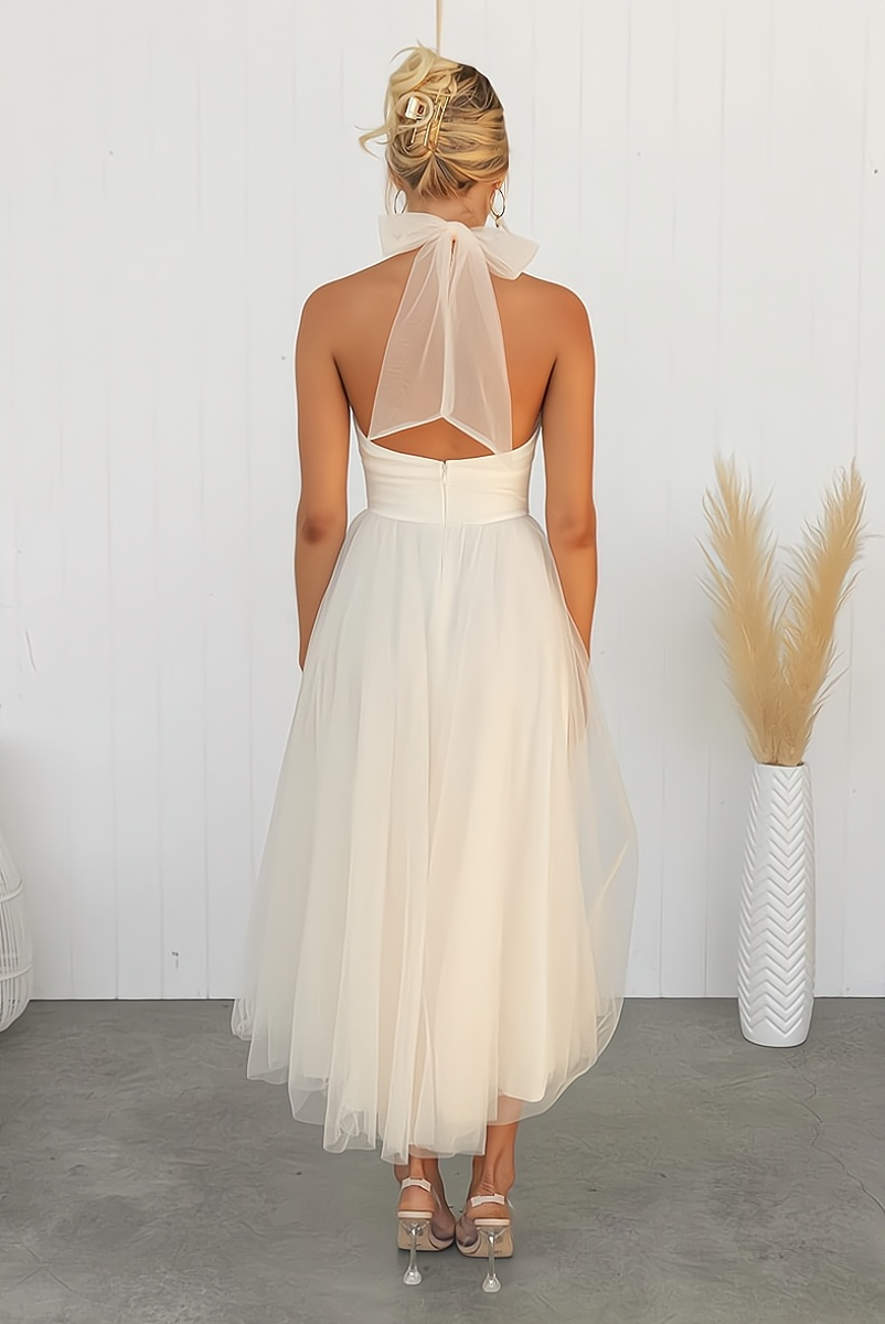 Well Tailored Dress with a Graceful Silhouette