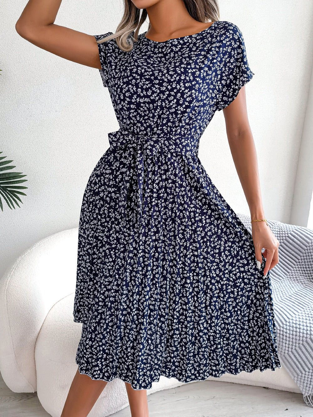 Beautifully Finished Dress in a Timeless Design