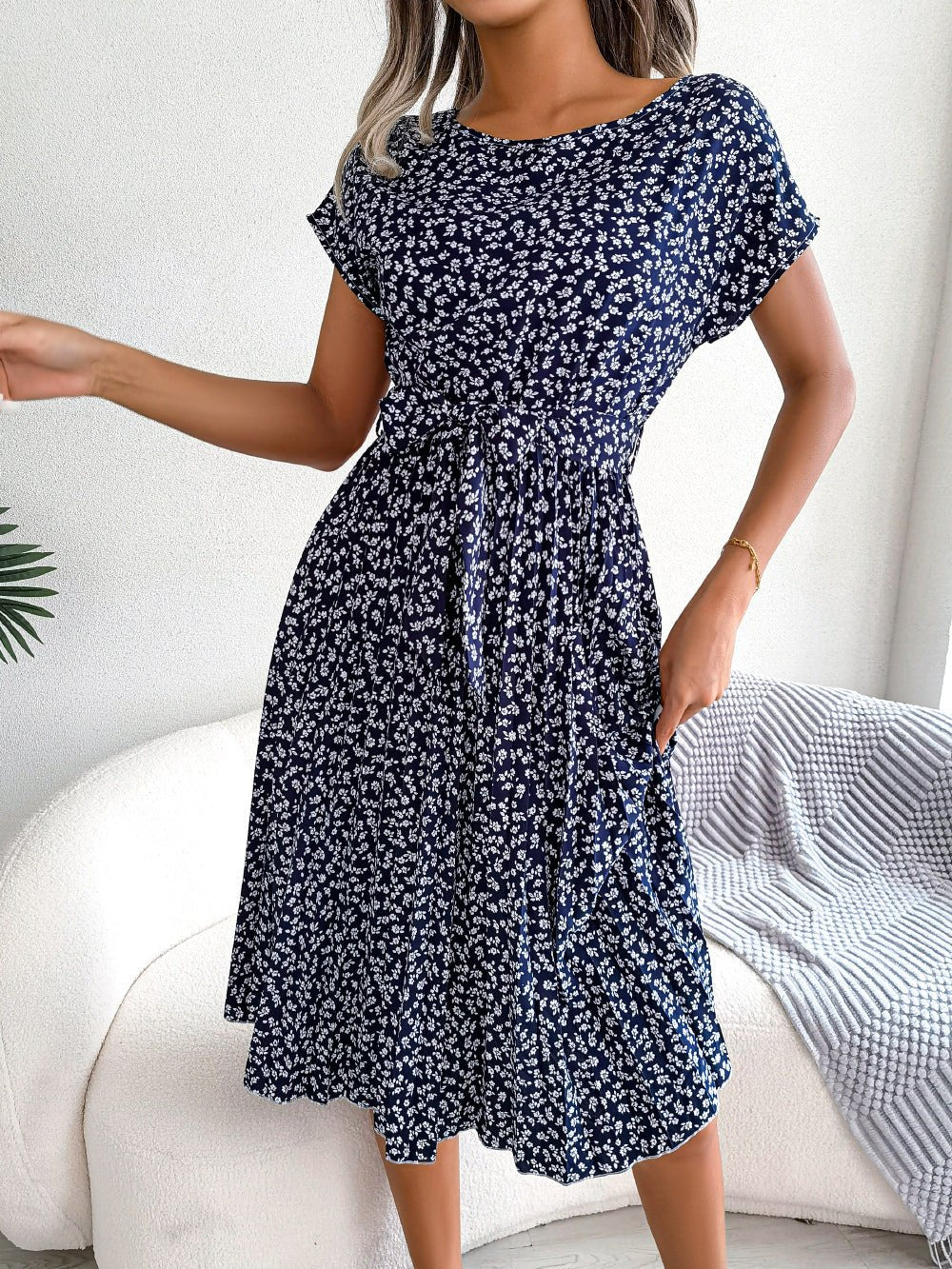 Beautifully Finished Dress in a Timeless Design
