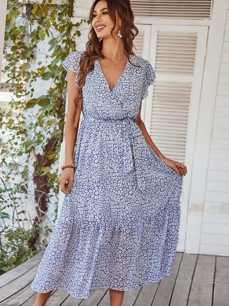 Beautifully Finished Dress in a Timeless Design