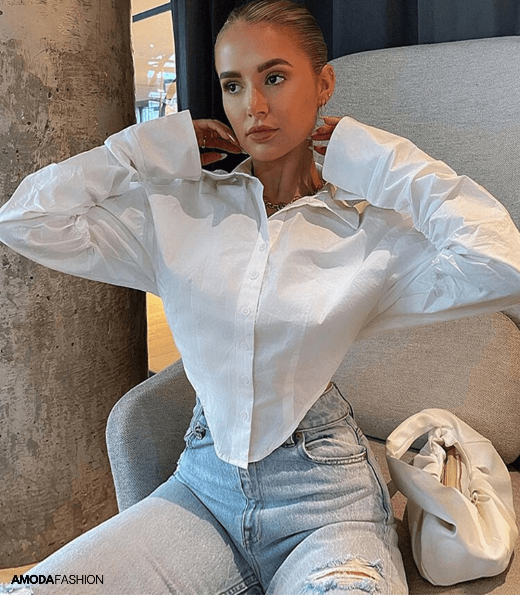 Well Tailored Blouse with a Graceful Silhouette