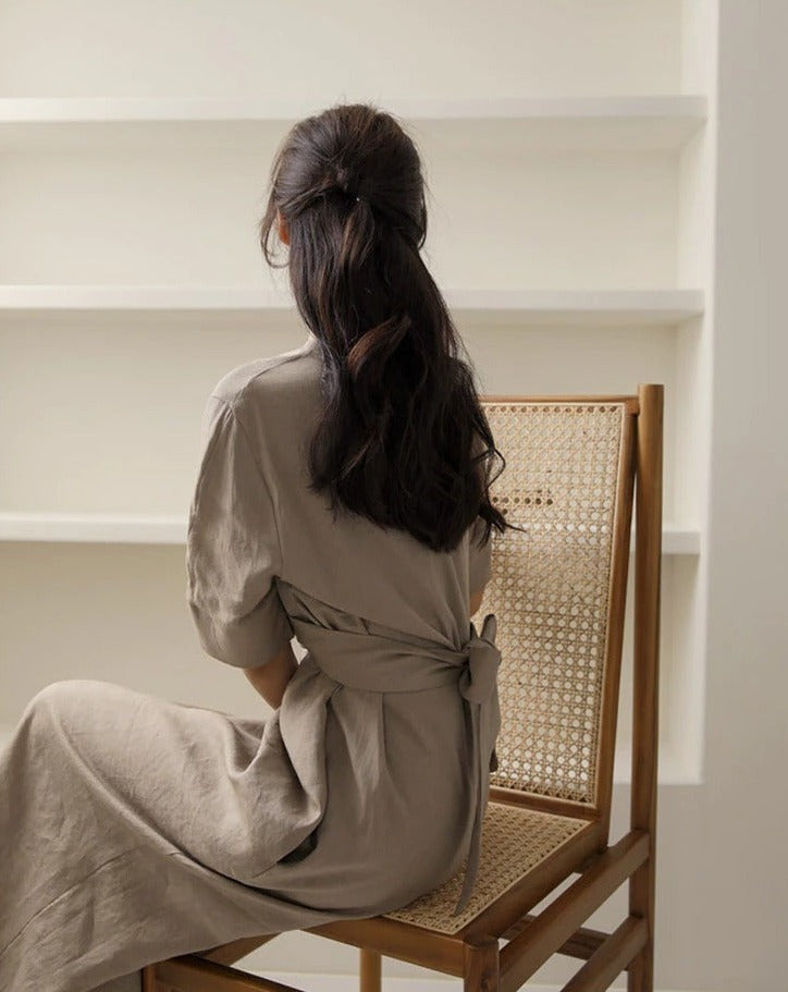 Effortlessly Elegant Dress with a Timeless Design