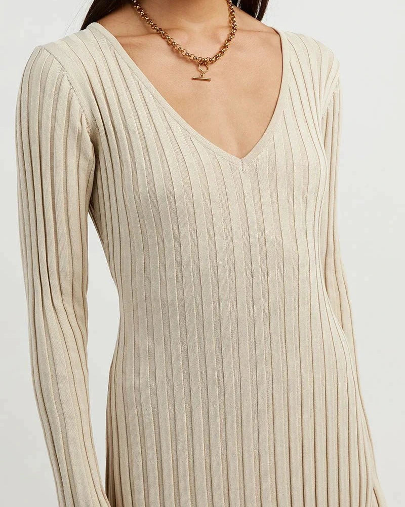 Sophisticated Dress with a Clean Classic Look