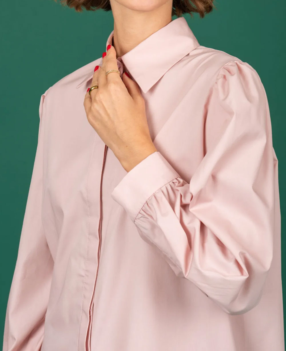 Classic Vintage Blouse with a Flattering Fit
