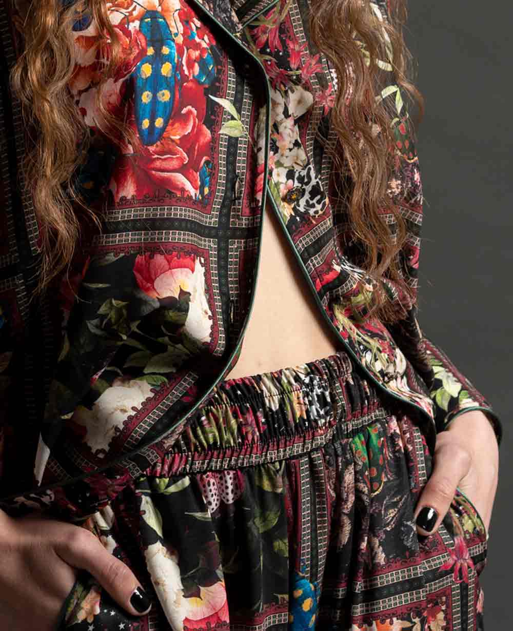 Well Tailored Blouse with a Graceful Silhouette