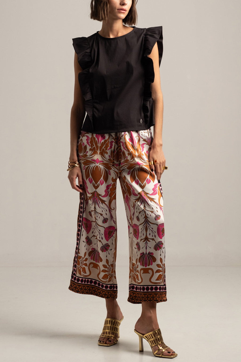 Classic Vintage & Enduringly Stylish Blouse