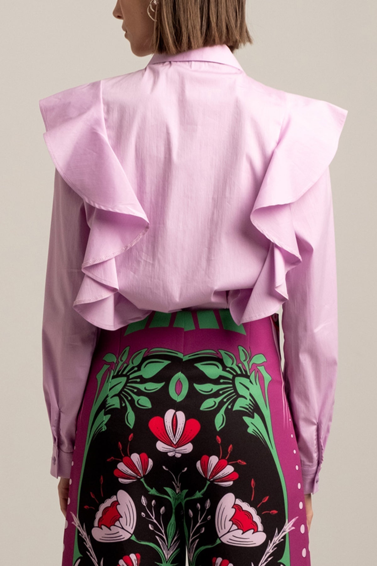 Beautifully Crafted Blouse in a Classic Style