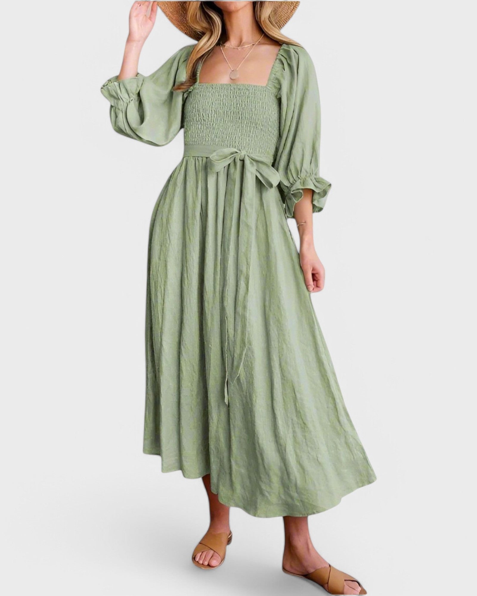 Effortlessly Elegant Dress with a Timeless Design