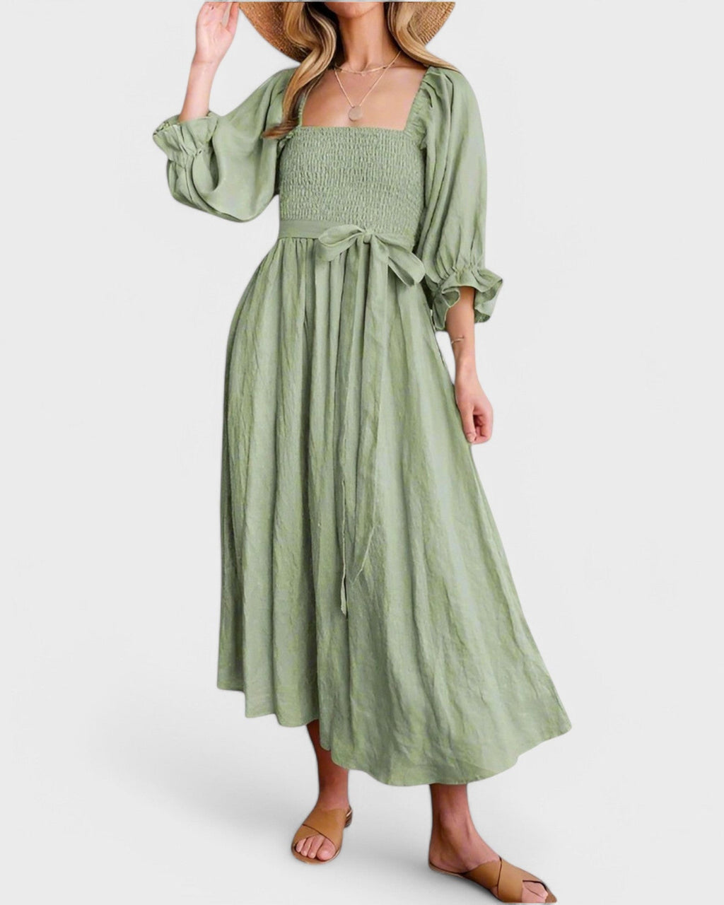 Effortlessly Elegant Dress with a Timeless Design