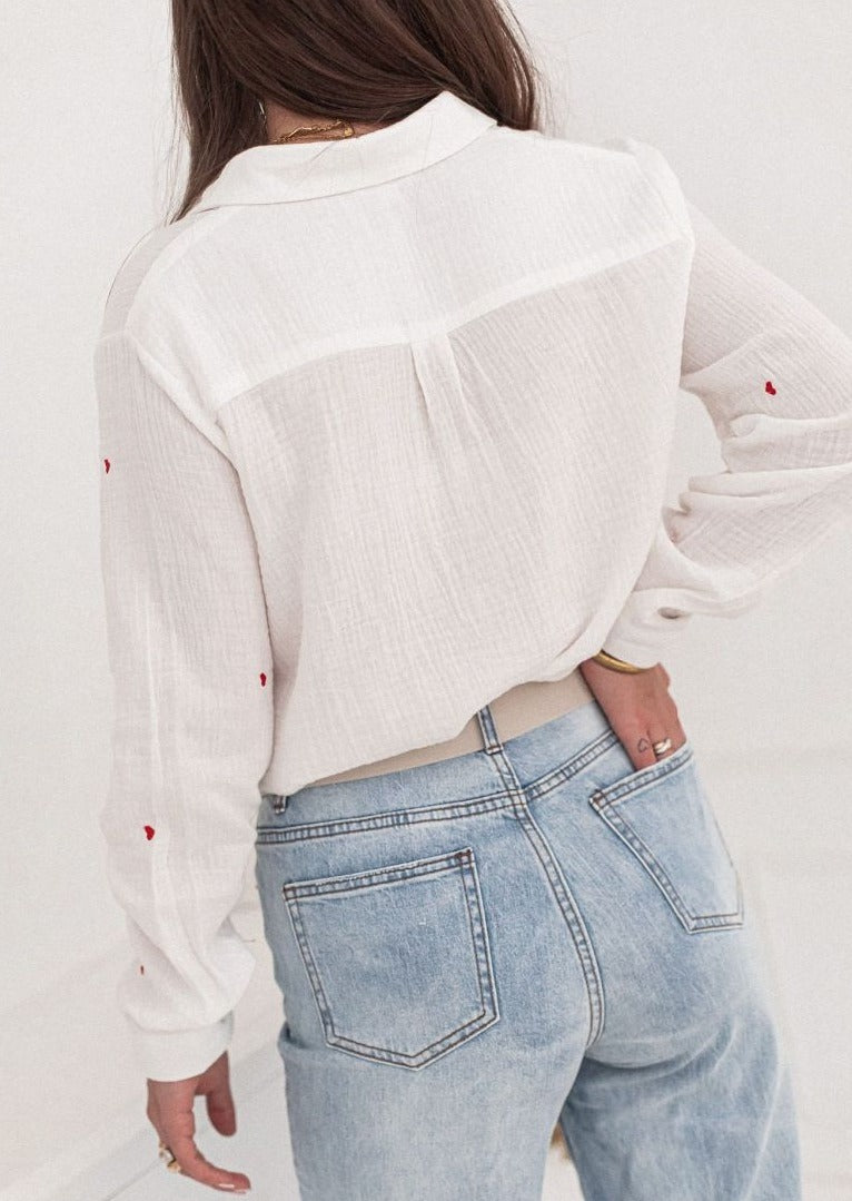 Effortlessly Elegant Blouse with a Timeless Design