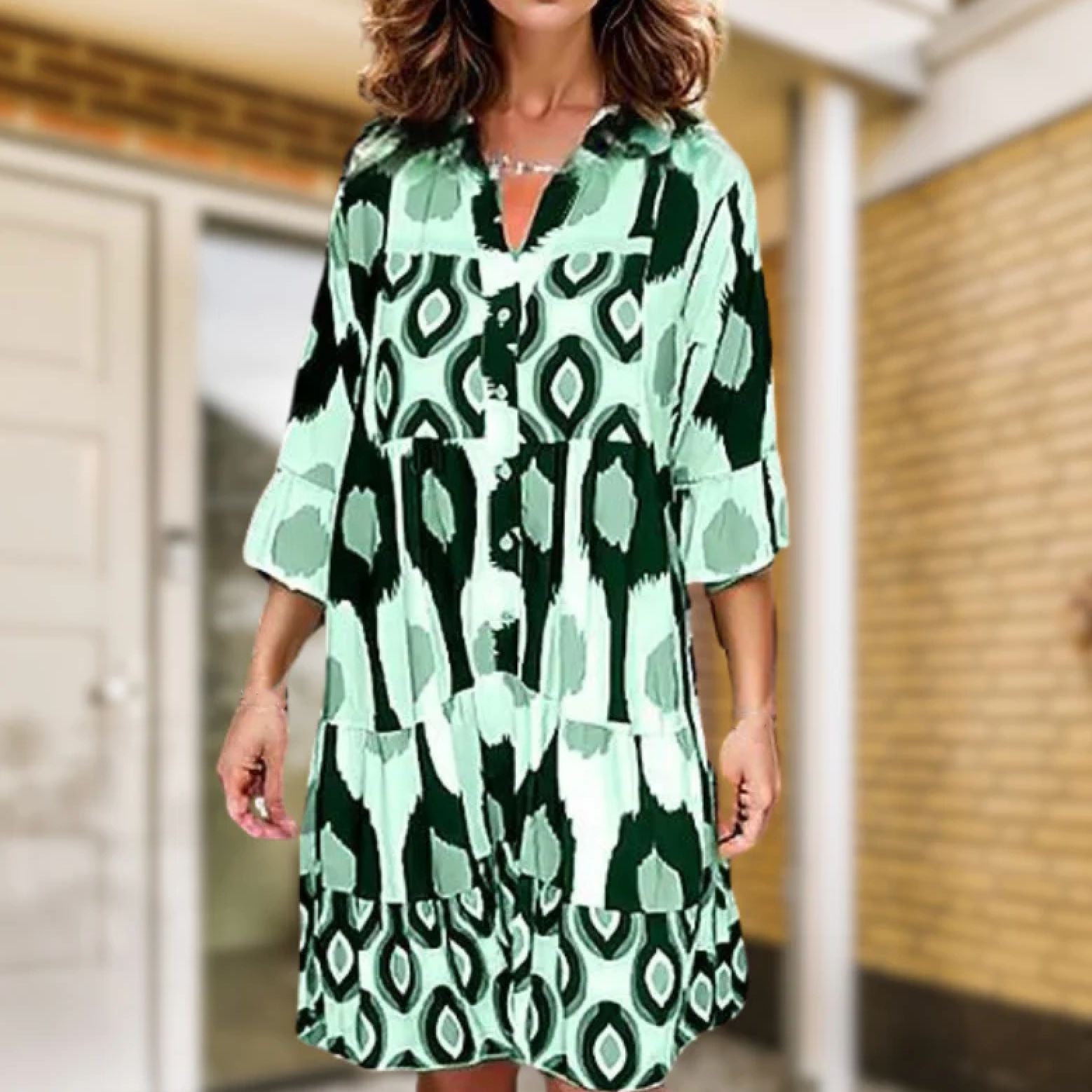 Effortlessly Elegant Dress with a Timeless Design