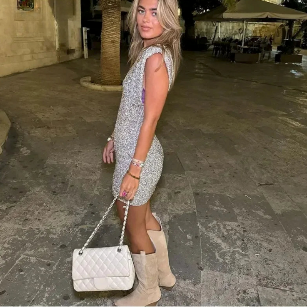 Classic Vintage & Enduringly Stylish Dress