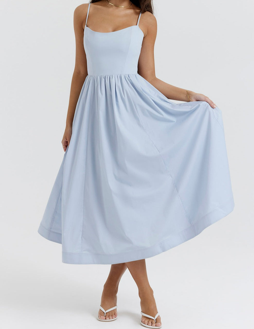 Beautifully Finished Dress in a Timeless Design
