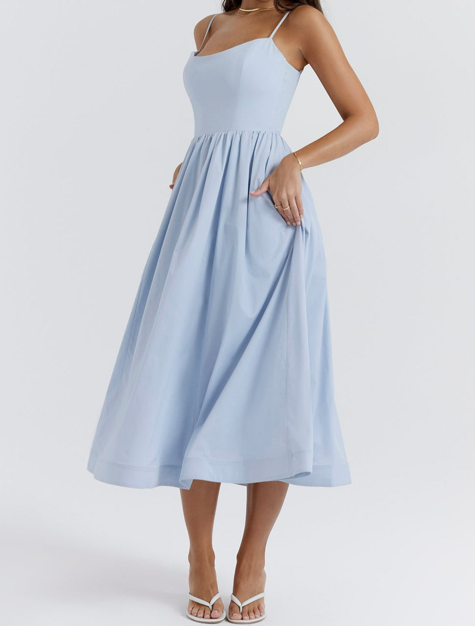 Effortlessly Elegant Dress with a Timeless Design