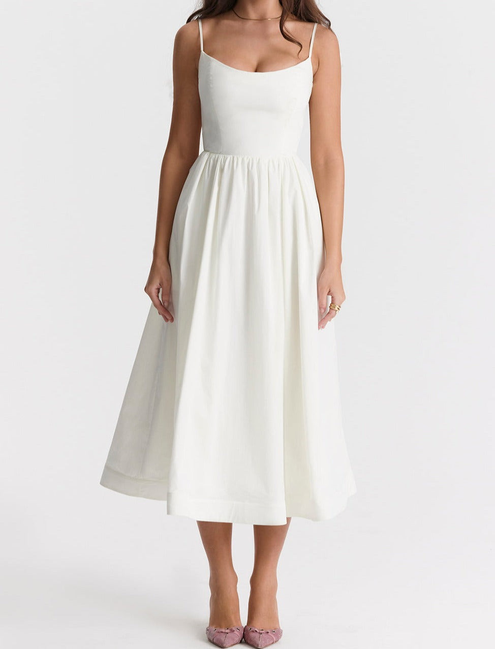 Beautifully Finished Dress in a Timeless Design