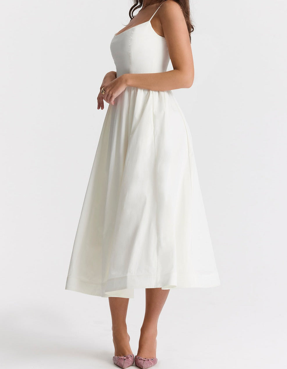 Beautifully Finished Dress in a Timeless Design