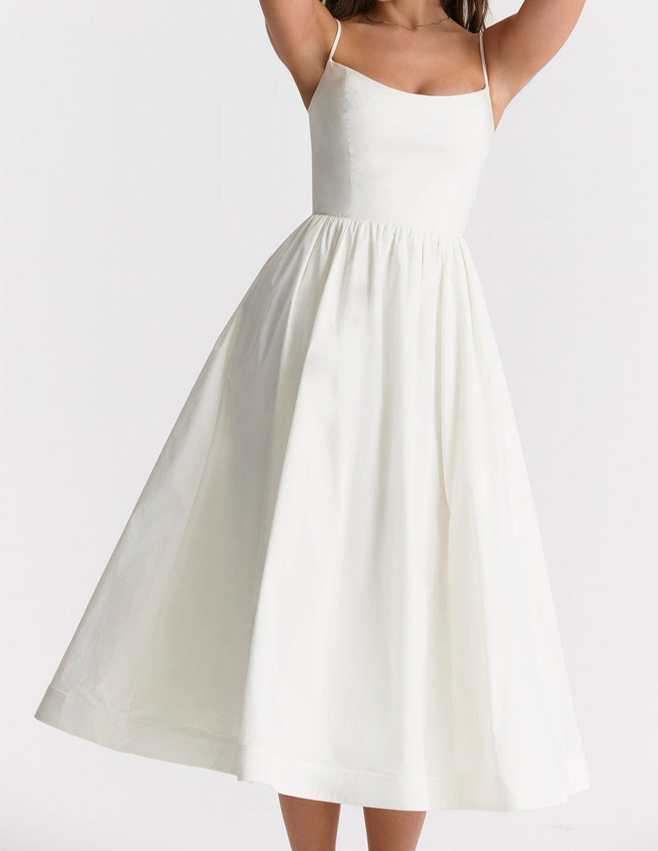 Beautifully Finished Dress in a Timeless Design