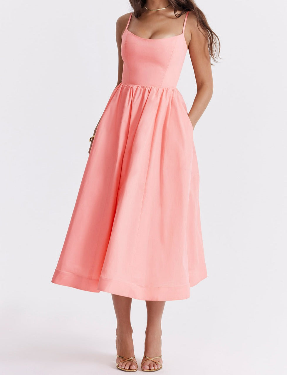 Beautifully Finished Dress in a Timeless Design