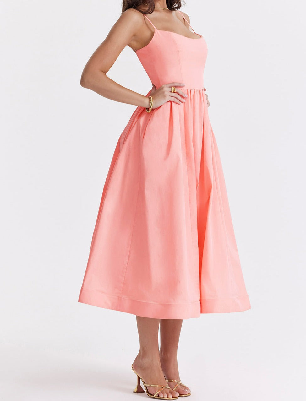Beautifully Finished Dress in a Timeless Design