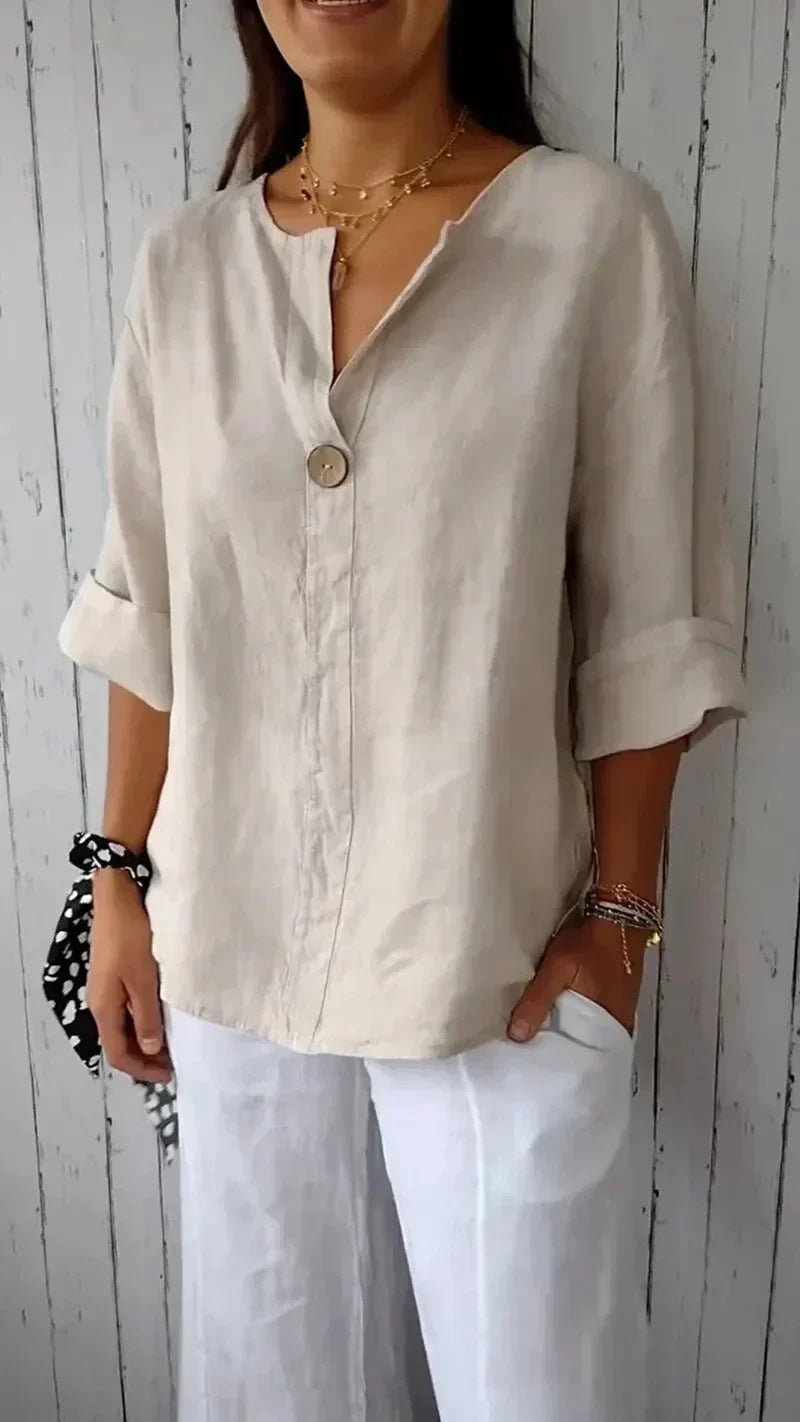 Sophisticated Blouse with a Clean Classic Look