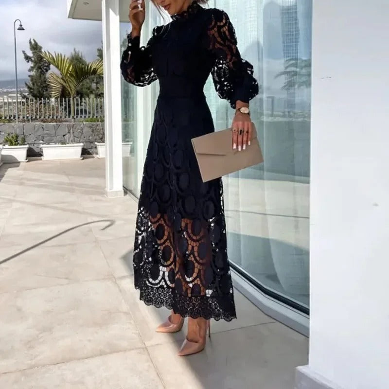 Effortlessly Elegant Dress with a Timeless Design