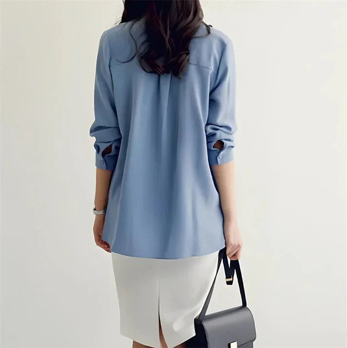 Well Tailored Blouse with a Graceful Silhouette